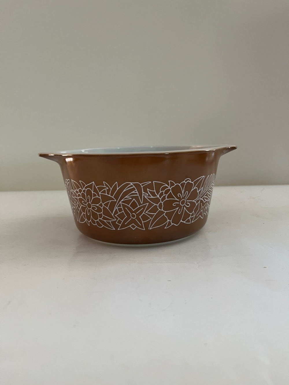 Pyrex Brown Woodlands pattern 1 quart Round Casserole